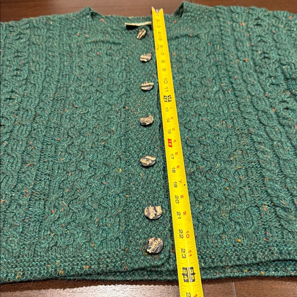 Carraig Donn Classic Green Tweed 100% Merino Wool Aran Irish Cable Knit Cardigan - Picture 6 of 6